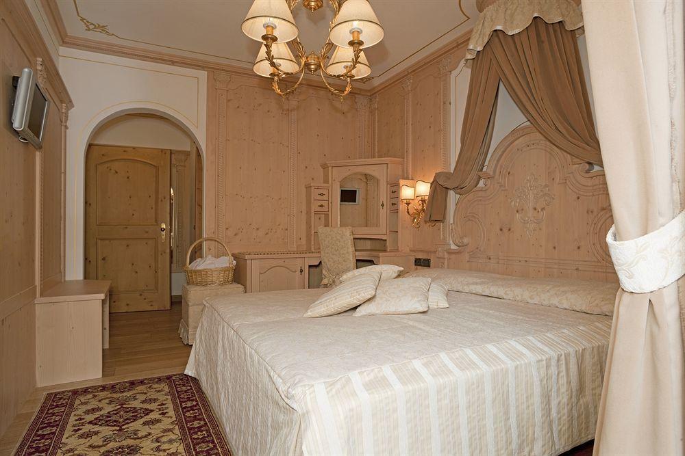 Hotel Colbricon Beauty & Relax San Martino Di Castrozza Exterior photo