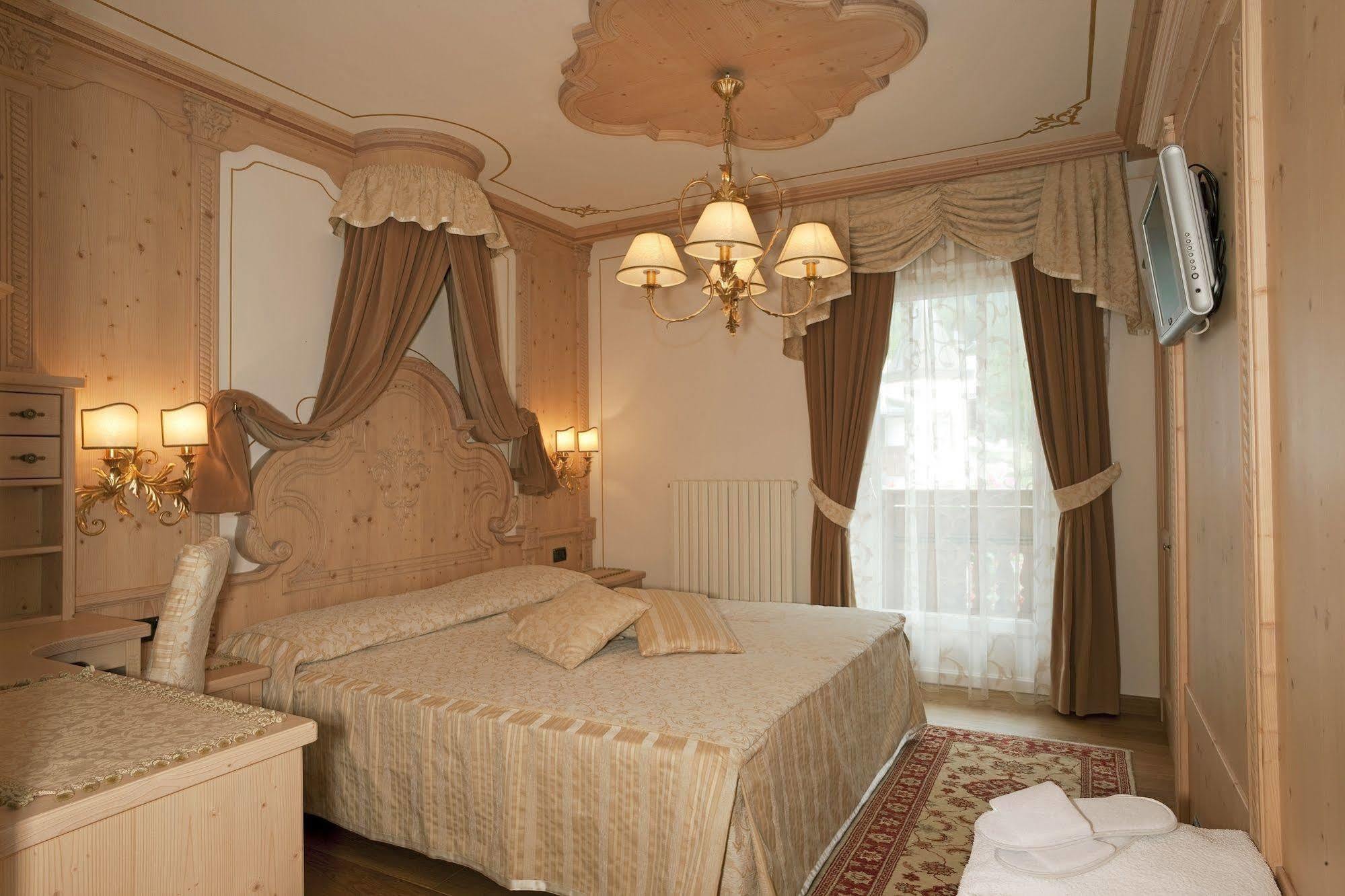 Hotel Colbricon Beauty & Relax San Martino Di Castrozza Exterior photo