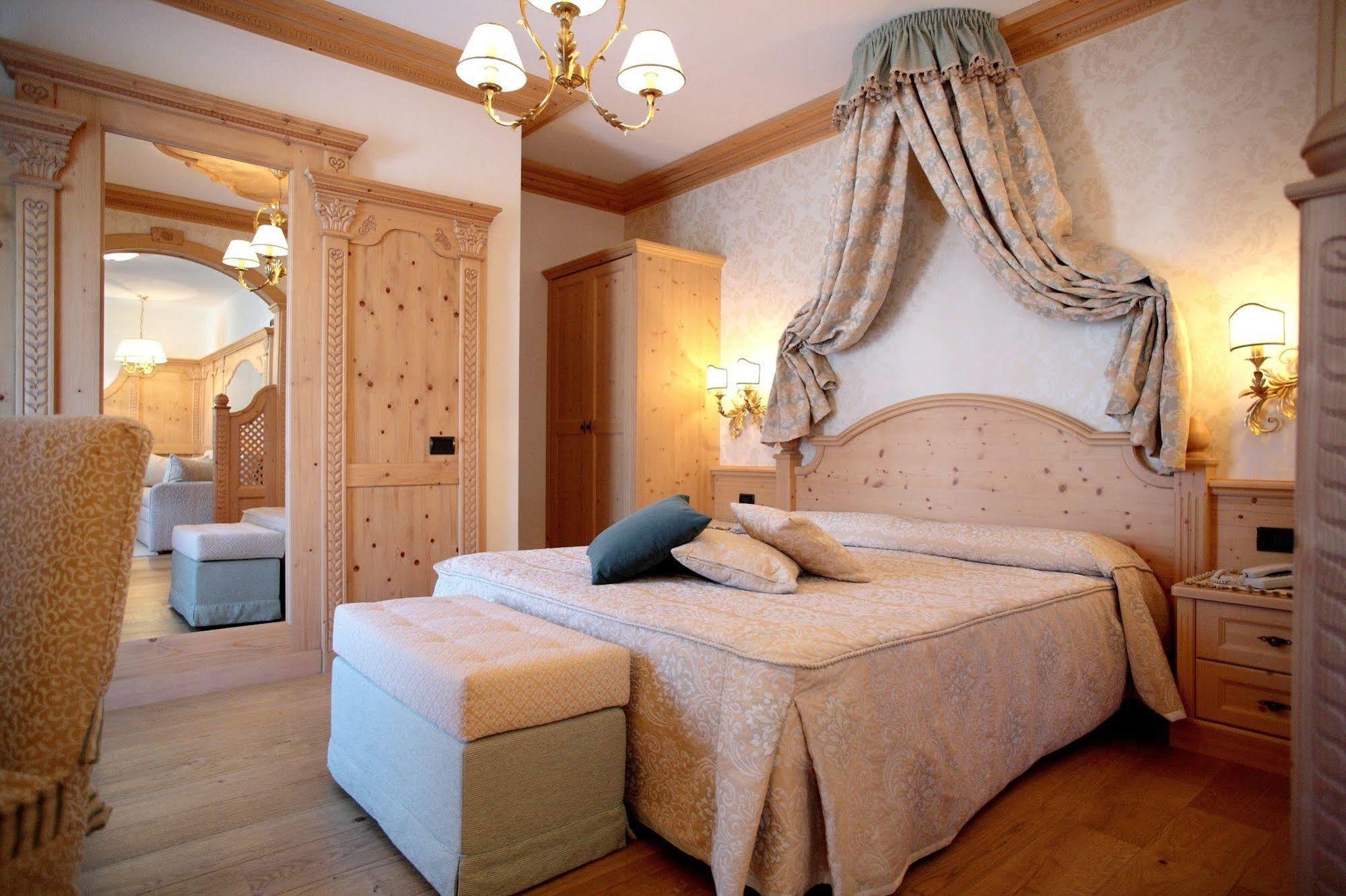 Hotel Colbricon Beauty & Relax San Martino Di Castrozza Exterior photo